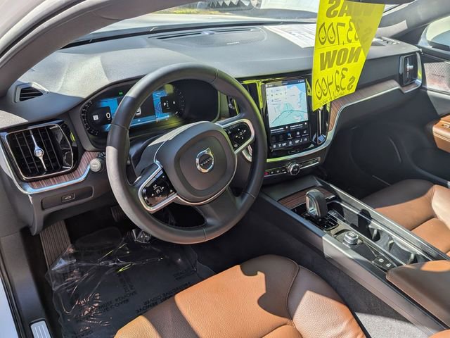 Certified 2023 Volvo V60 B5 Cross Country Plus w/ Climate Package AWD/4WD image 10