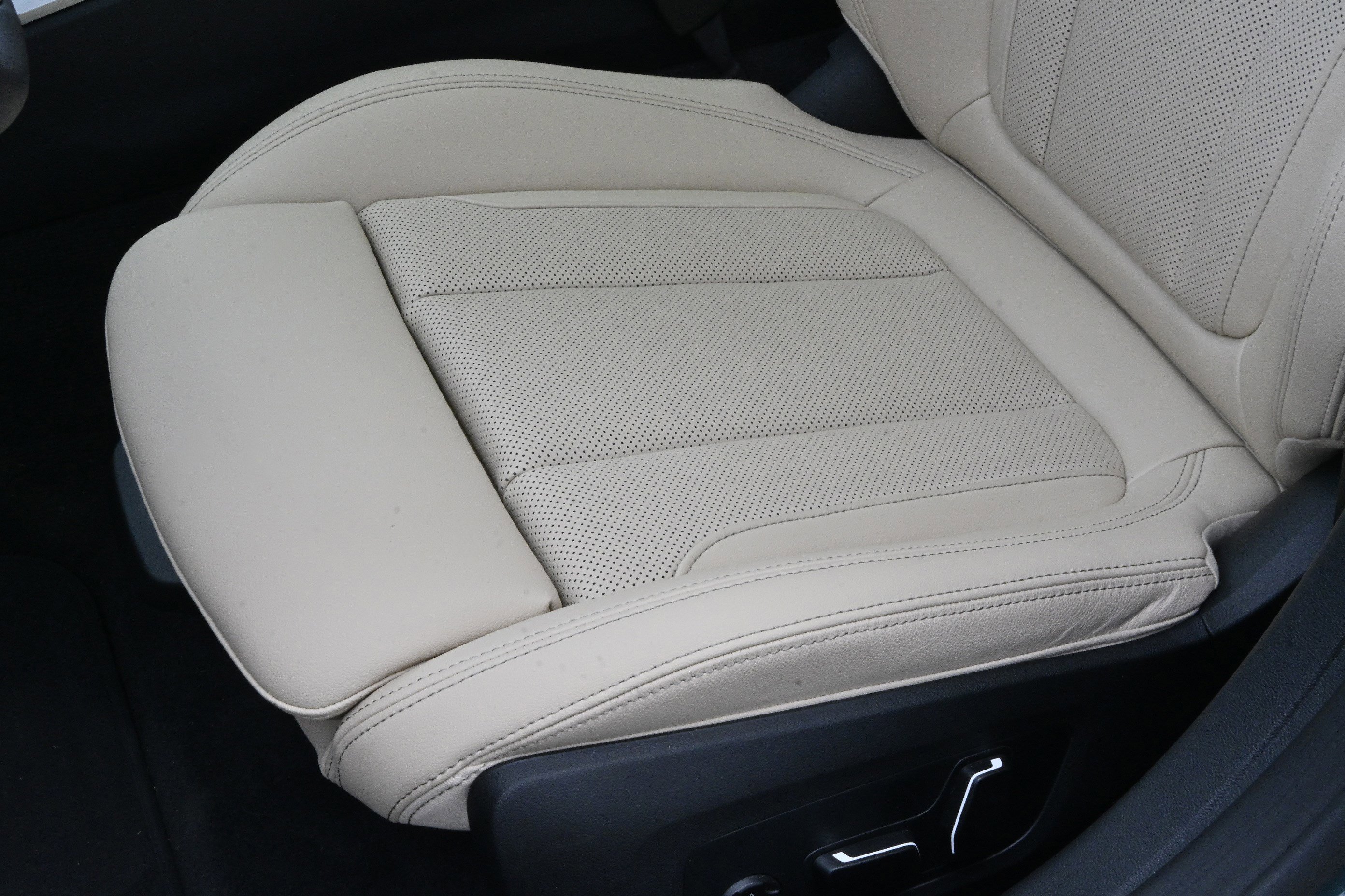 Certified 2026 BMW i4 xDrive40i w/ Premium Package AWD/4WD image 27