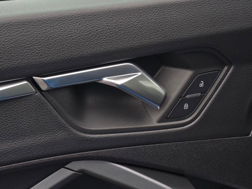 Used 2019 Audi Q3 2.0T Premium Plus w/ Premium Plus Package image 38