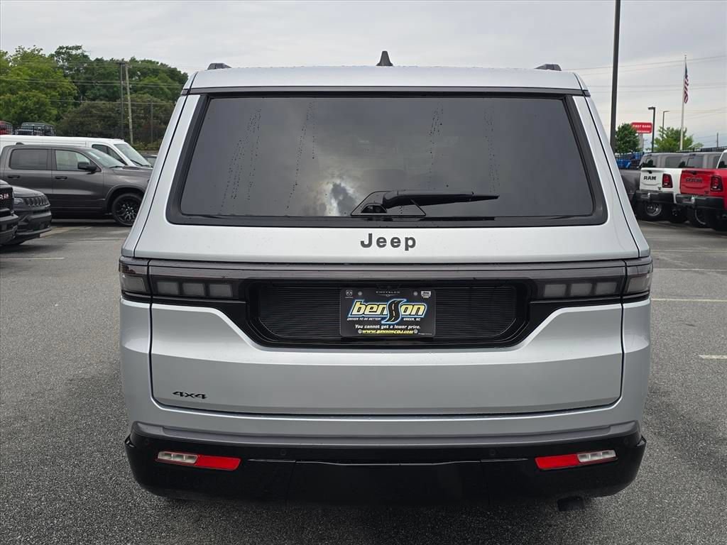 New 2026 Jeep Grand Wagoneer Summit AWD/4WD image 19