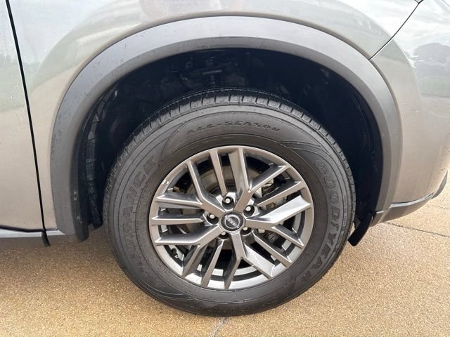 Used 2024 Nissan Rogue S AWD/4WD image 12