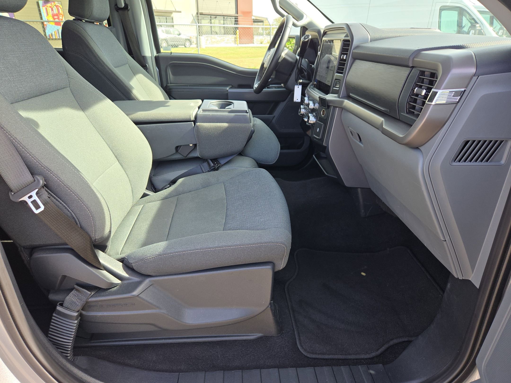 Used 2025 Ford F150 XLT w/ Equipment Group 301A Standard image 26