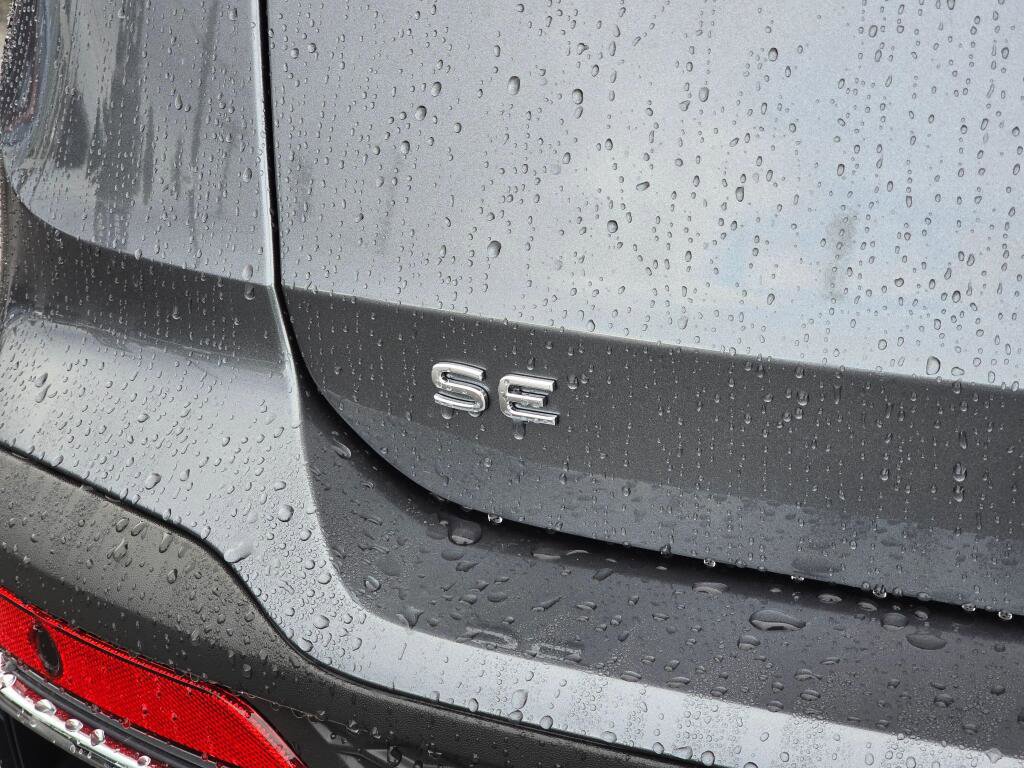 New 2026 Volkswagen Taos SE image 14