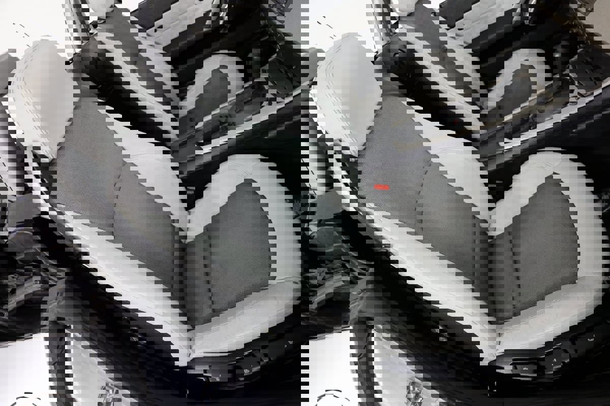 Used 2004 BMW Z4 2.5i image 8