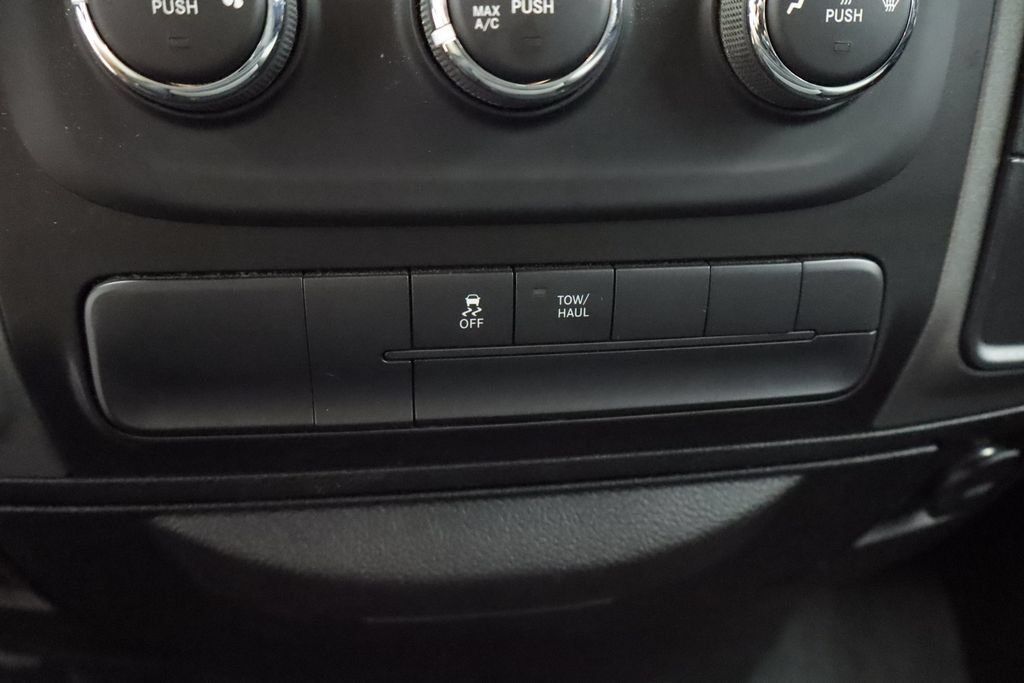 Certified 2019 RAM 1500 Express w/ Express Value Package AWD/4WD image 32