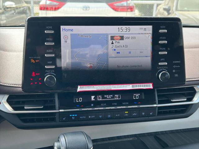 Certified 2024 Toyota Sienna Platinum image 22