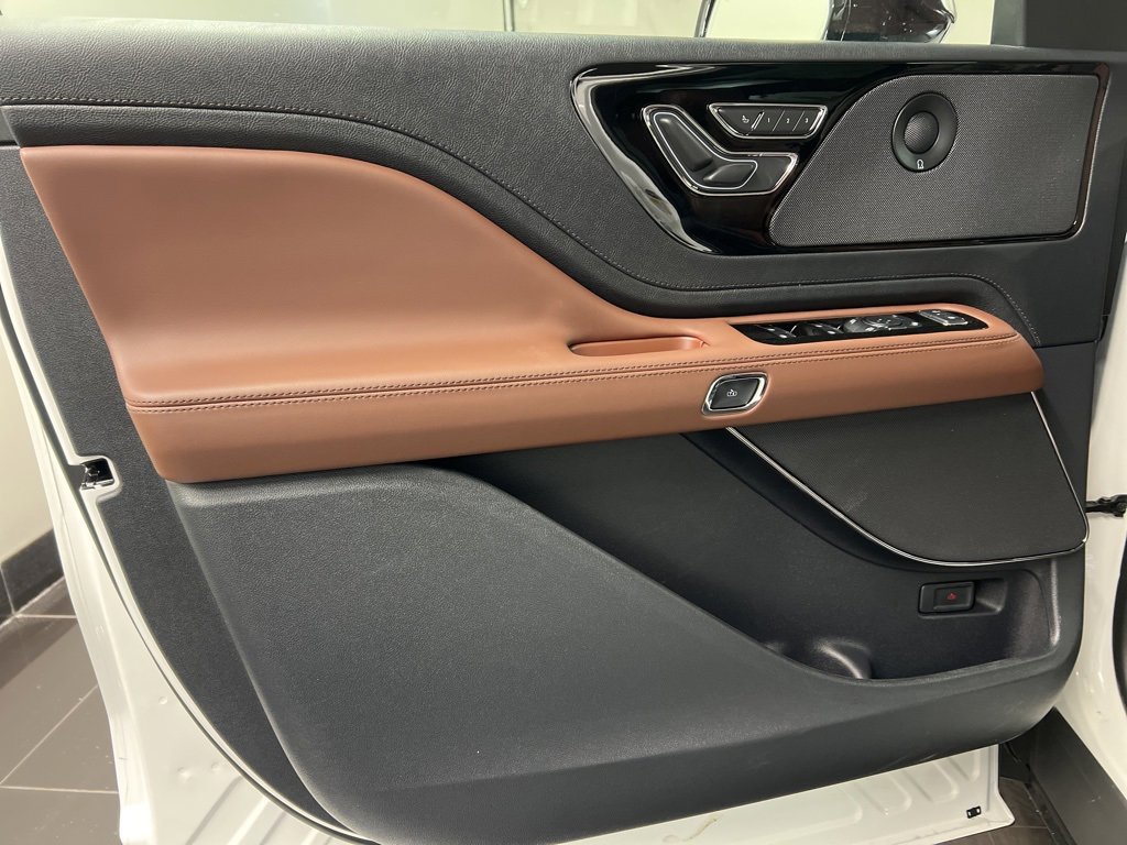 Used 2026 Lincoln Aviator Reserve image 29