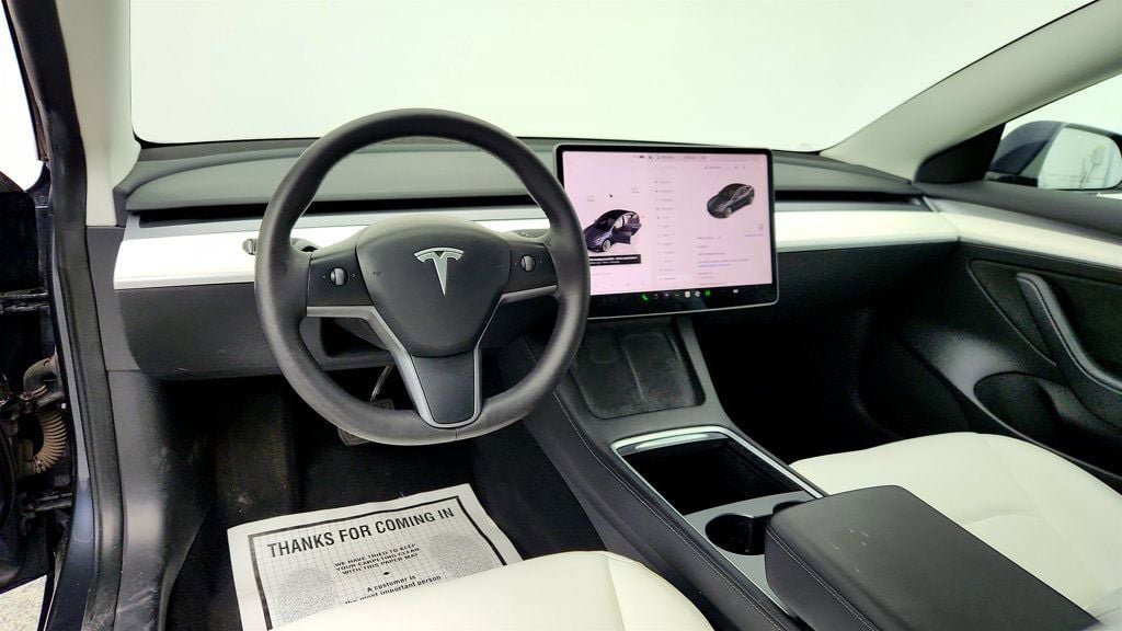 Used 2023 Tesla Model 3 Standard Range image 12