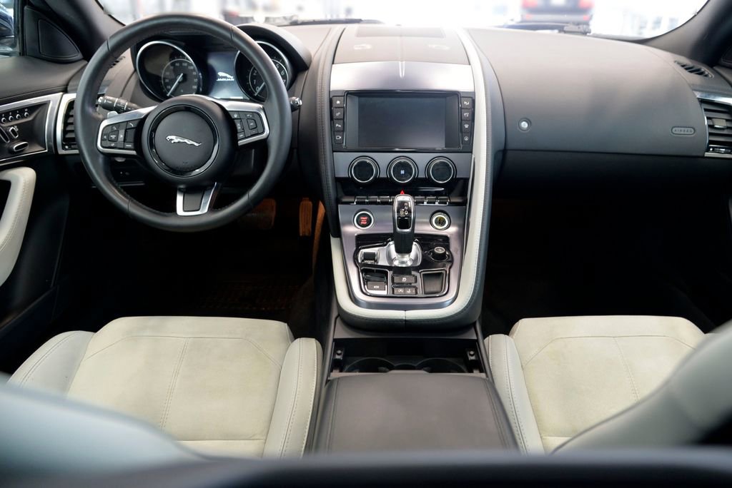 Used 2018 Jaguar F-TYPE Coupe image 17
