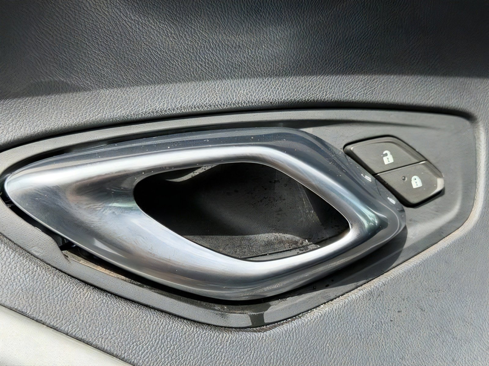 Used 2021 Chevrolet Camaro LT image 16