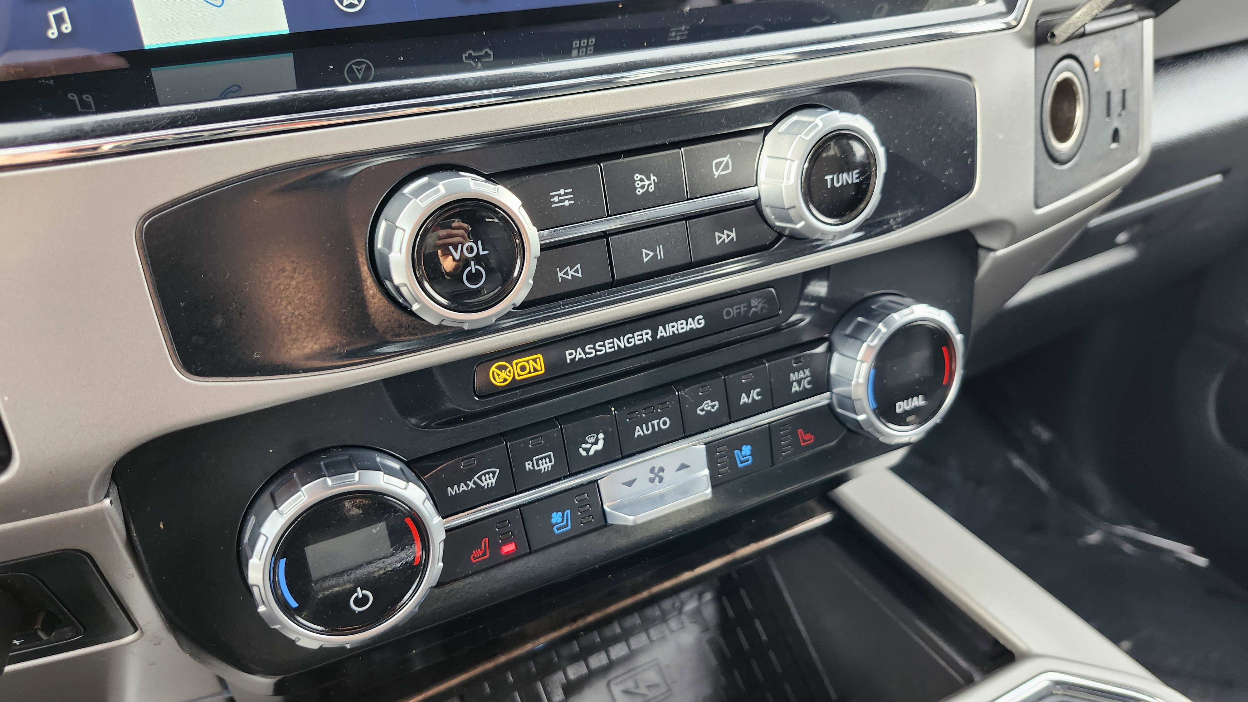 Used 2022 Ford F350 Lariat w/ Lariat Ultimate Package image 36