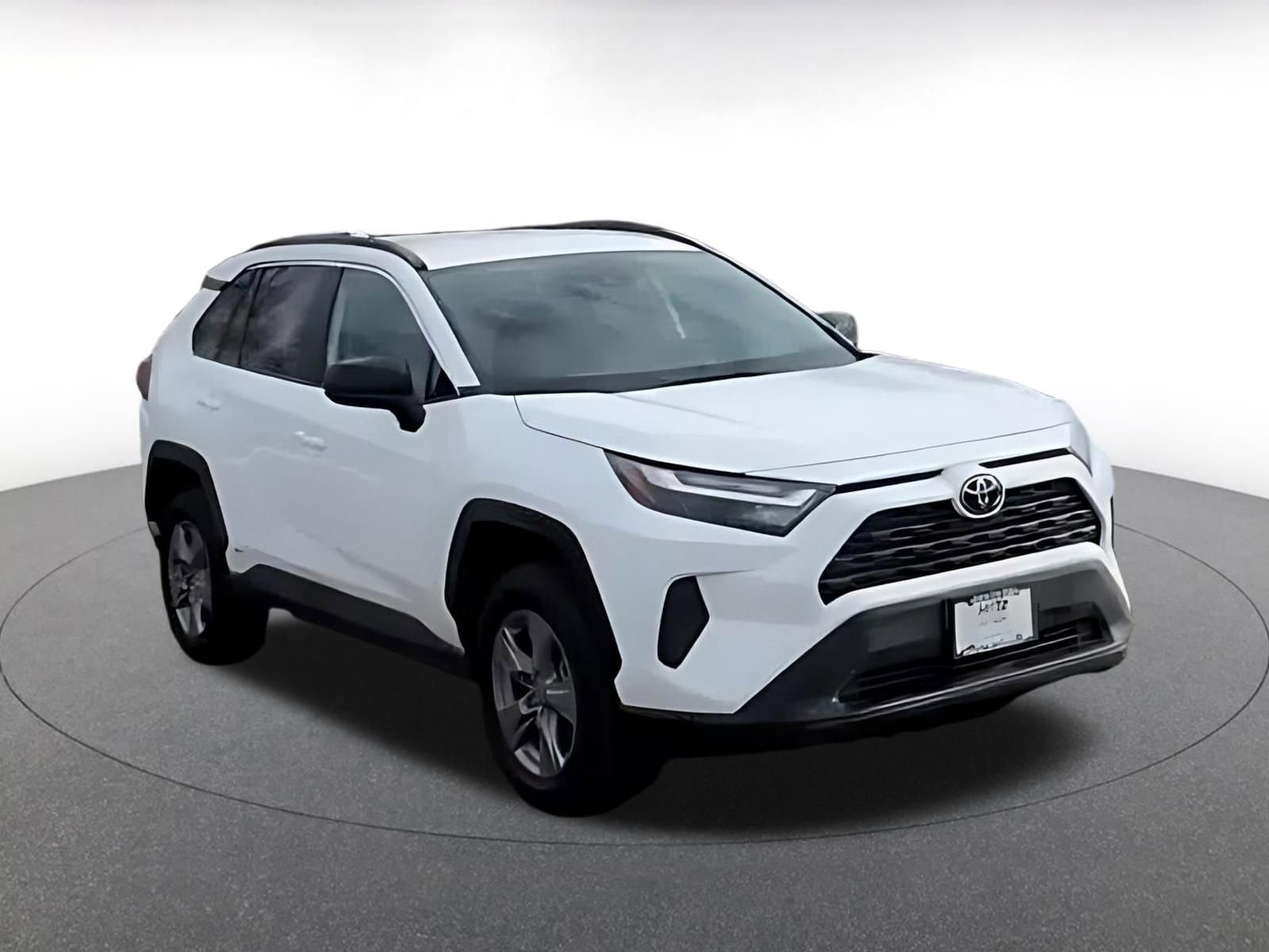 Used 2025 Toyota RAV4 LE image 2