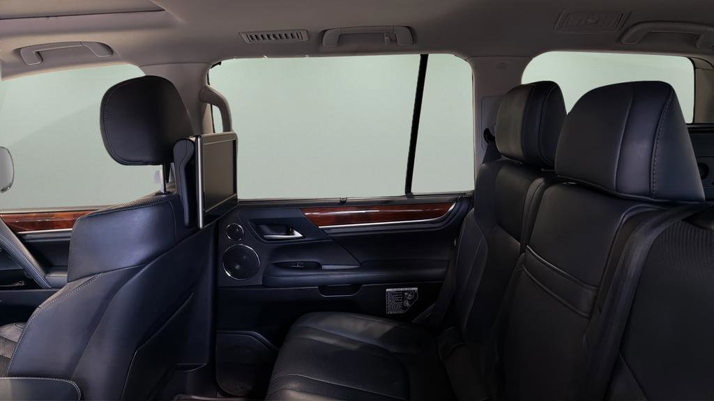 Used 2016 Lexus LX 570 4WD image 17