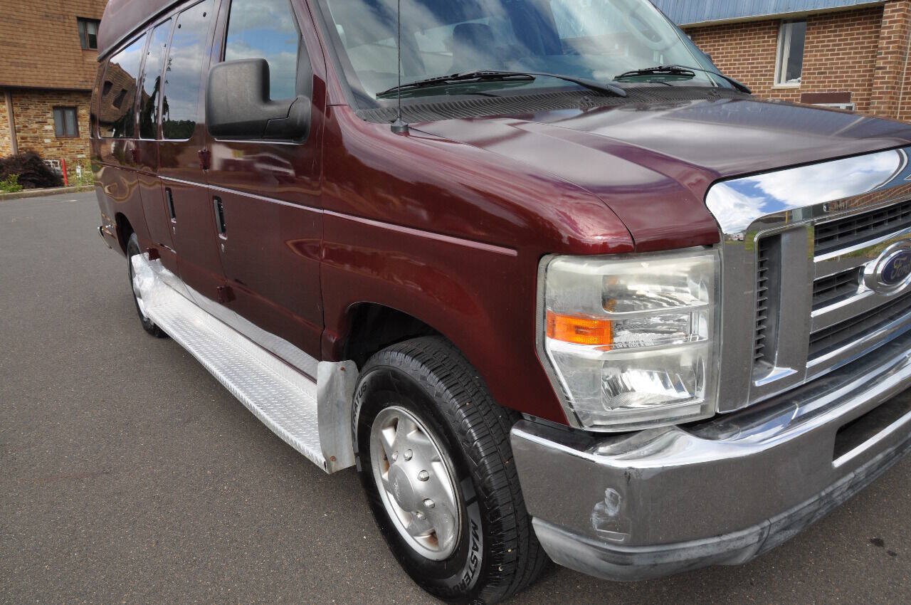 Used 2010 Ford E-350 and Econoline 350 XL RWD image 8