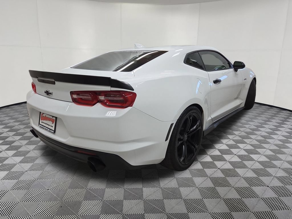 Used 2023 Chevrolet Camaro LT w/ Technology Package RWD image 4