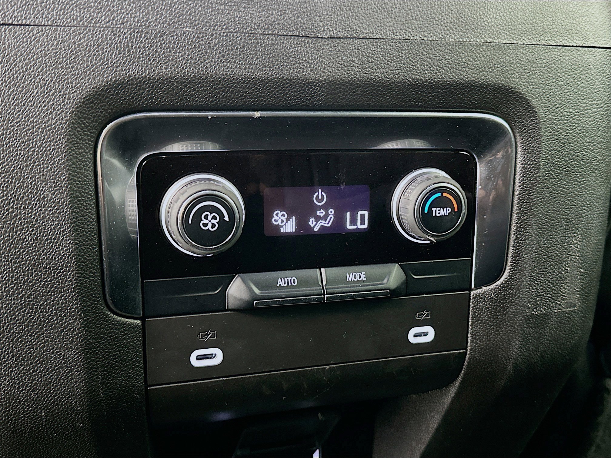 Used 2024 Chevrolet Tahoe LT image 27