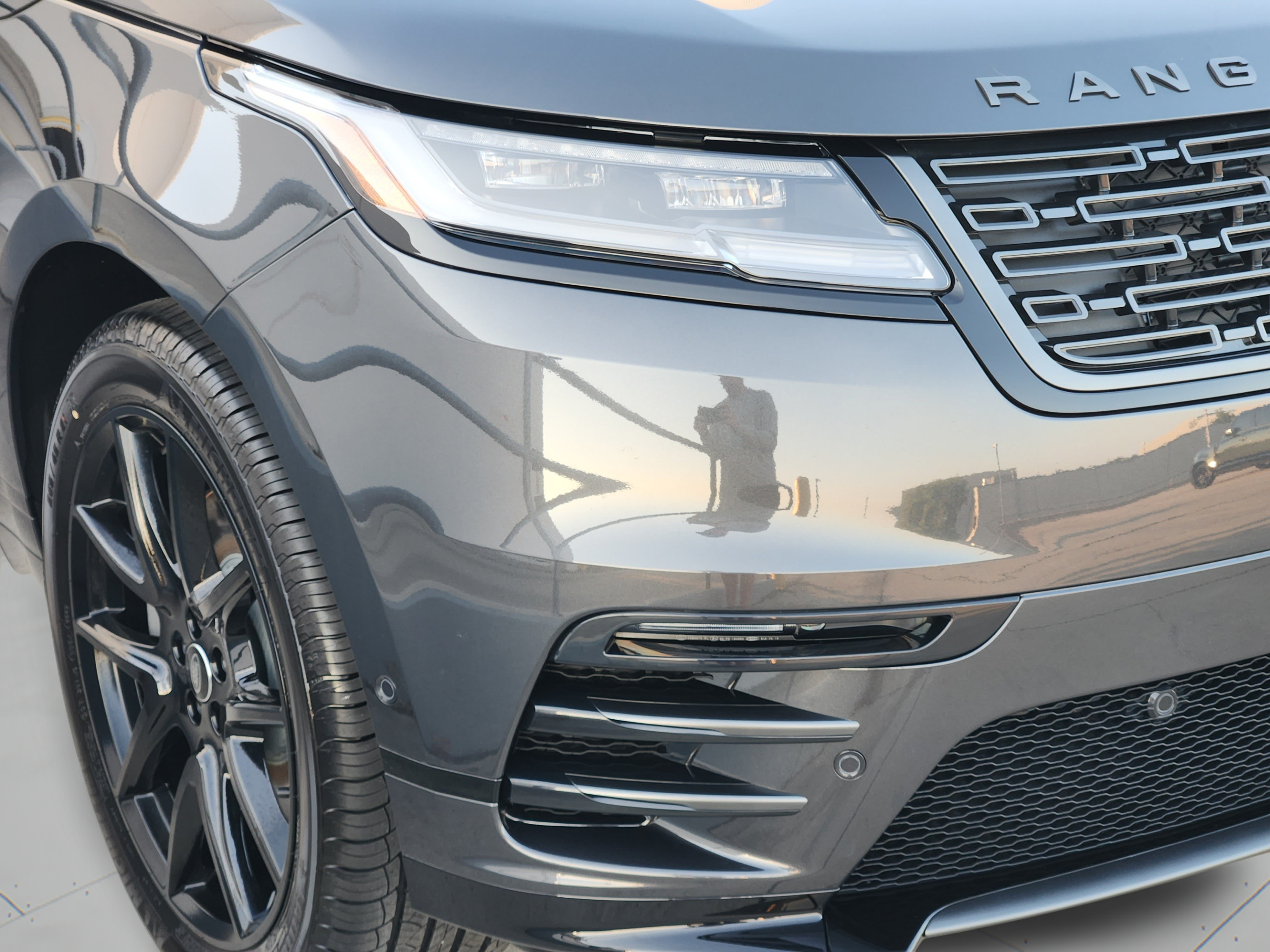 New 2026 Land Rover Range Rover Velar Belgravia AWD/4WD image 30