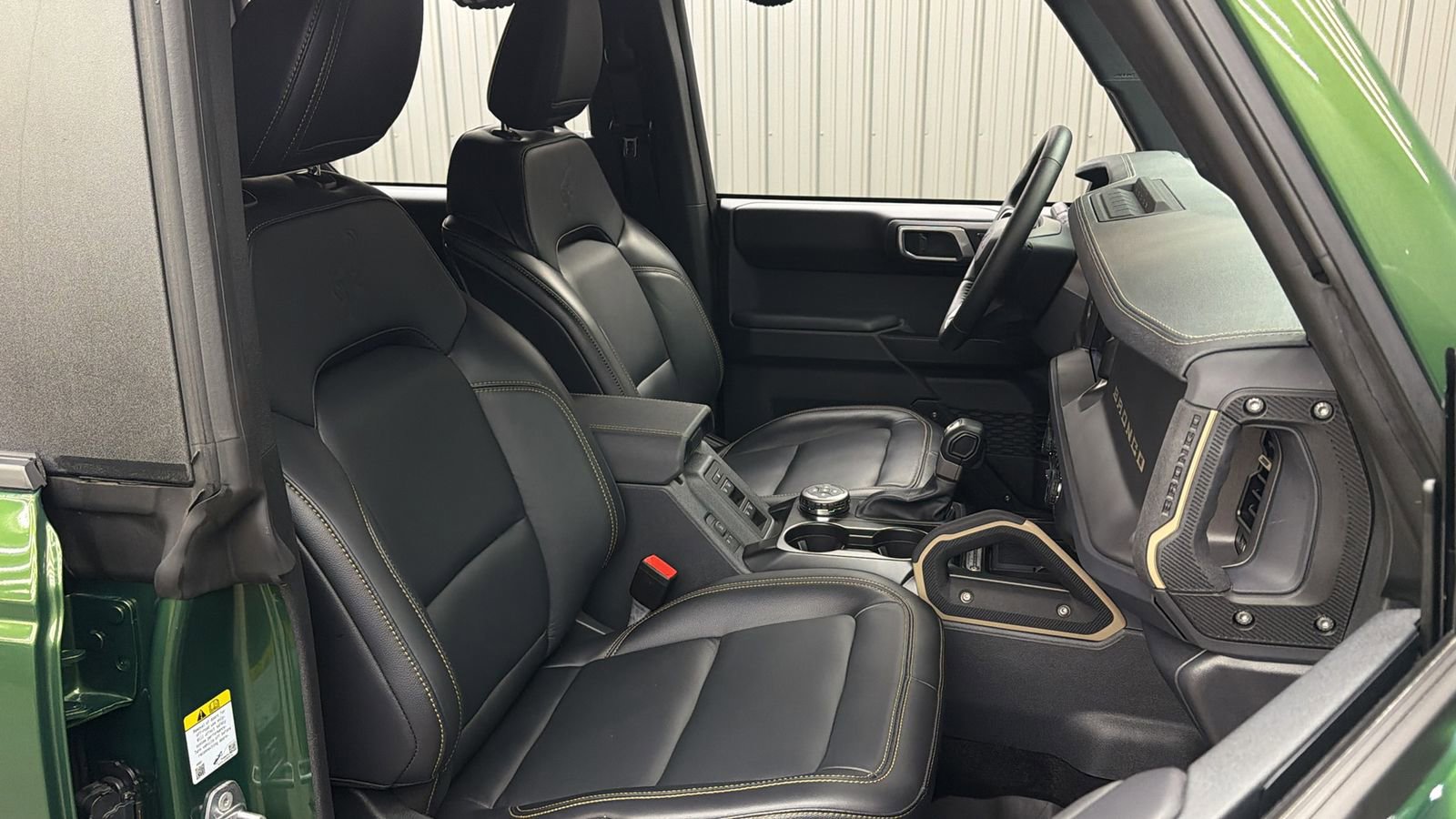 Used 2025 Ford Bronco Badlands image 36