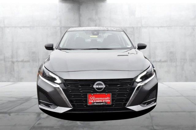 Certified 2025 Nissan Altima 2.5 SV image 4