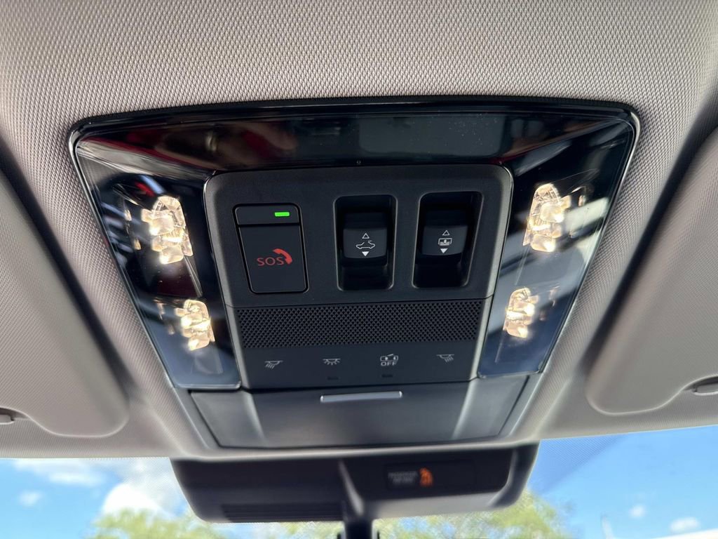 New 2025 Mitsubishi Outlander SE image 40