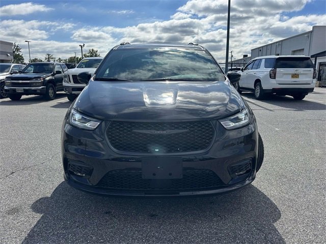 New 2026 Chrysler Pacifica Limited image 4
