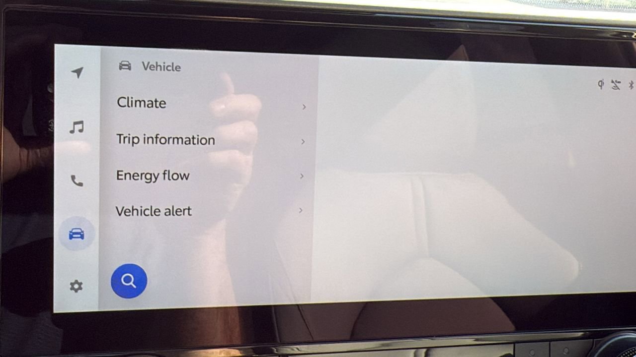 New 2025 Toyota Highlander XLE image 17