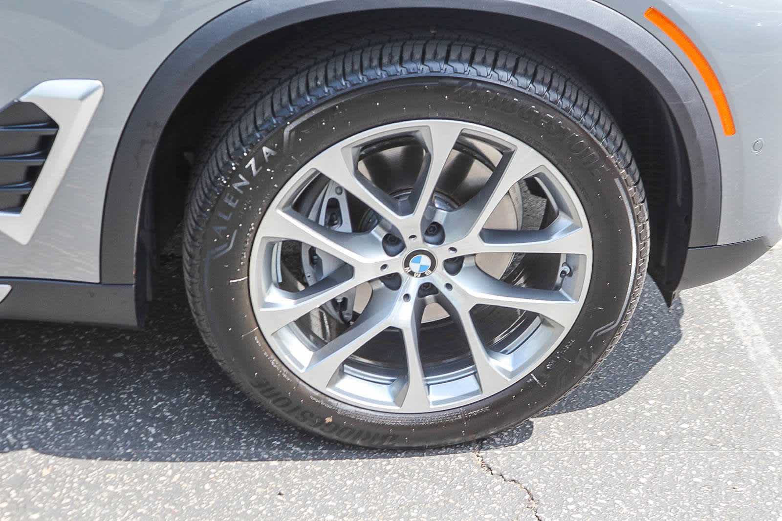Used 2026 BMW X5 xDrive40i AWD/4WD image 9