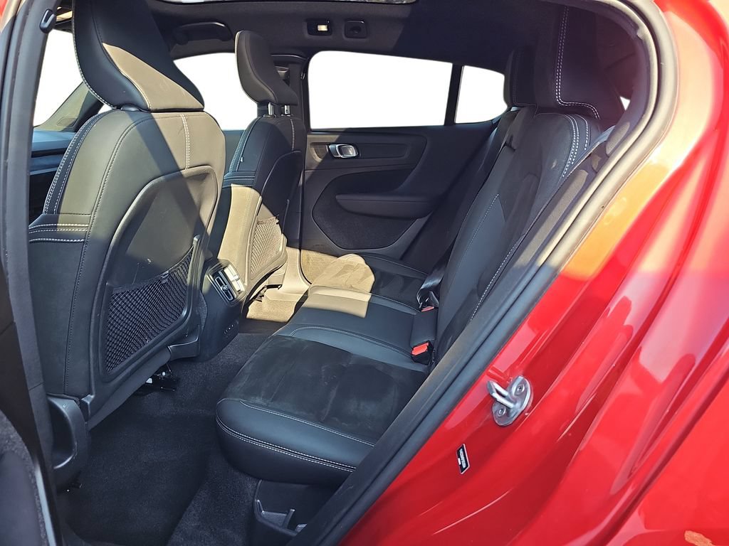 Used 2023 Volvo C40 P8 Recharge Ultimate AWD/4WD image 14