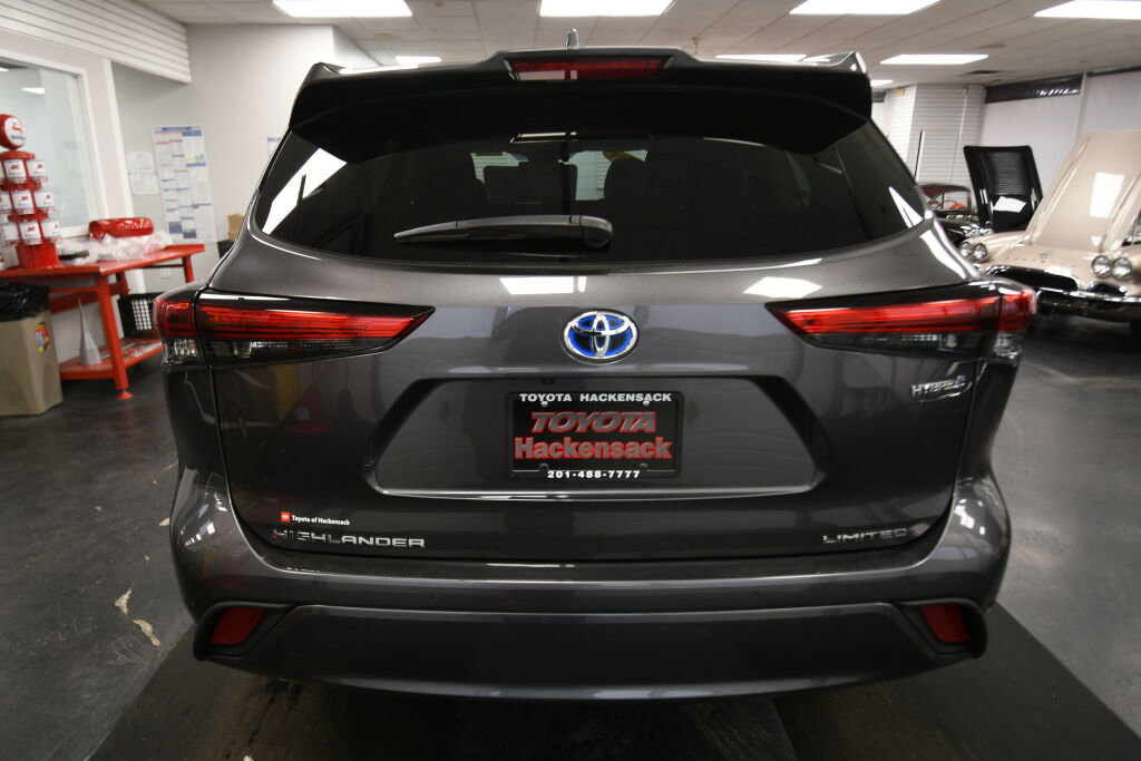 Used 2021 Toyota Highlander Limited image 6