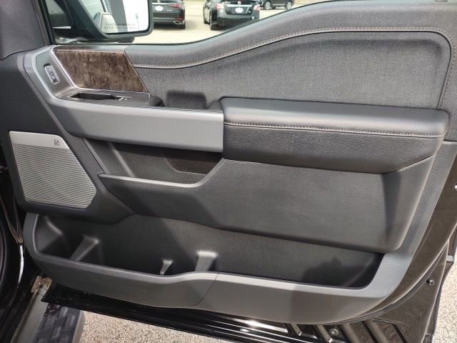 Used 2023 Ford F150 Lightning Lariat image 23