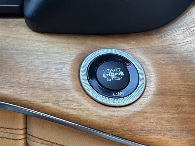 Used 2021 Jeep Grand Cherokee L Summit image 16