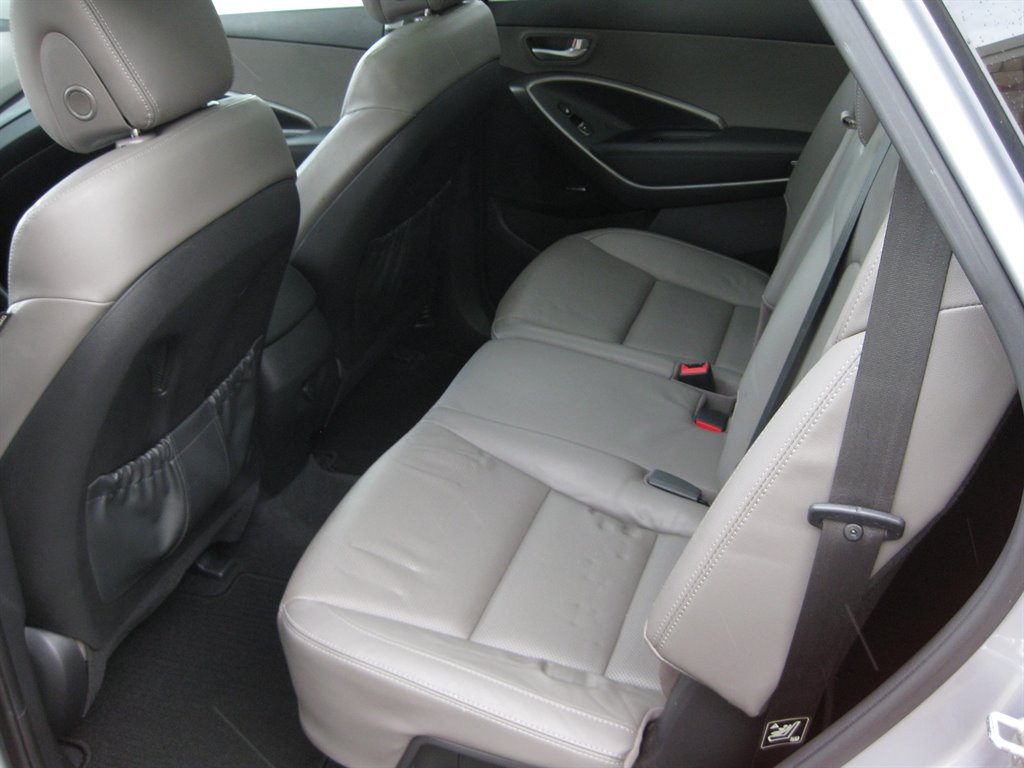 Used 2015 Hyundai Santa Fe GLS w/ Option Group 03 FWD image 29