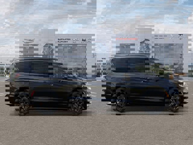 New 2026 Chrysler Pacifica Select w/ S Appearance Package image 21