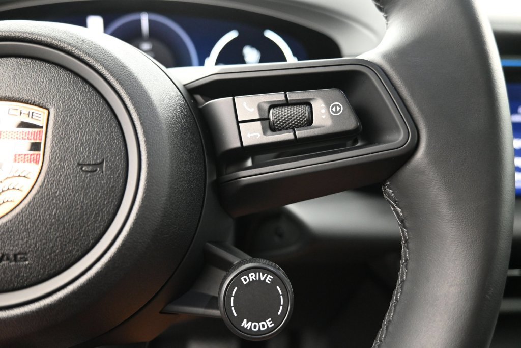 Certified 2024 Porsche Macan 4 Electric AWD/4WD image 23