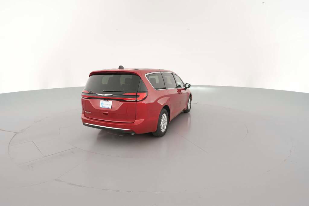 New 2026 Chrysler Pacifica Select image 11
