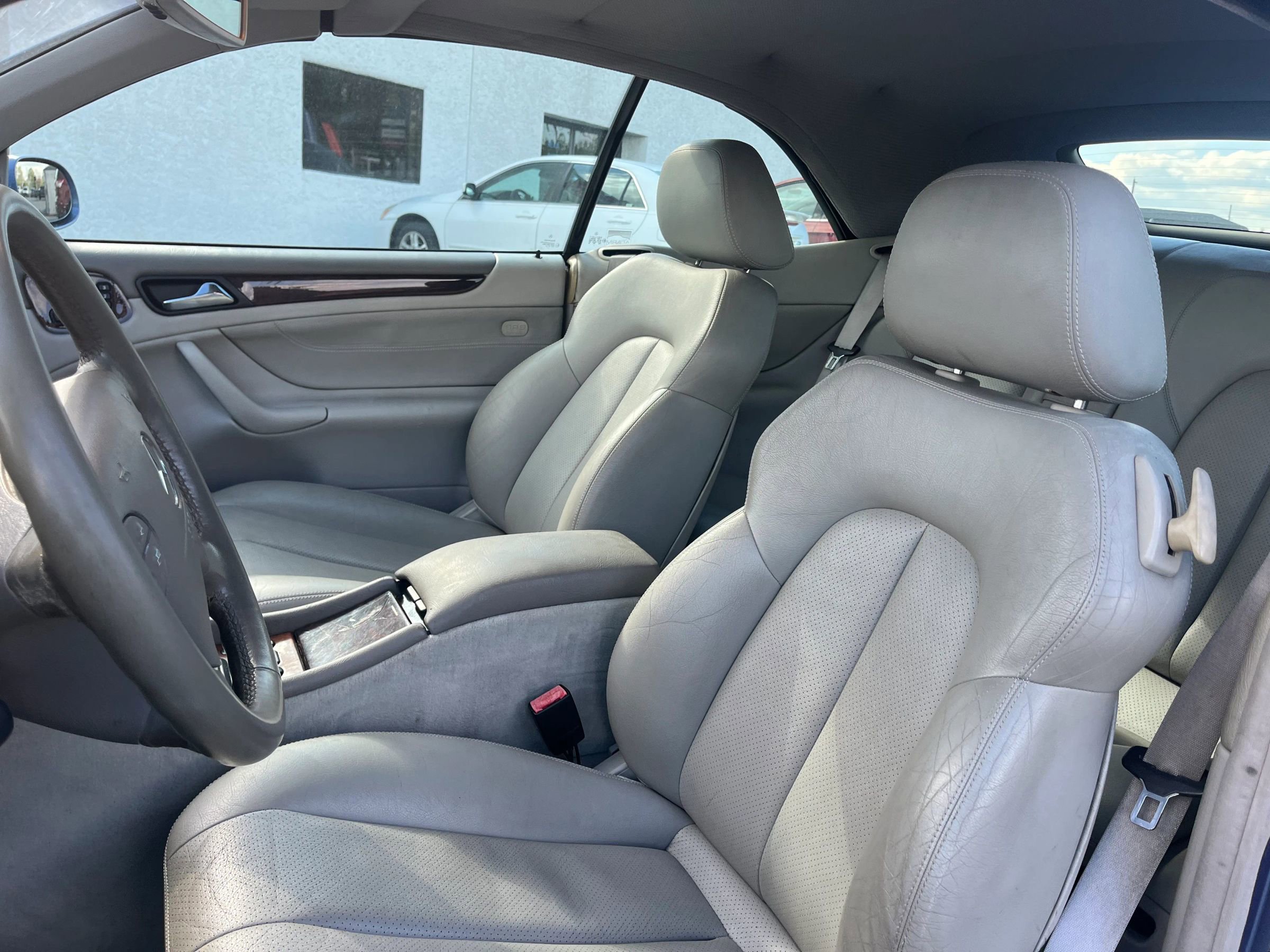 Used 2002 Mercedes-Benz CLK 320 Cabriolet image 11