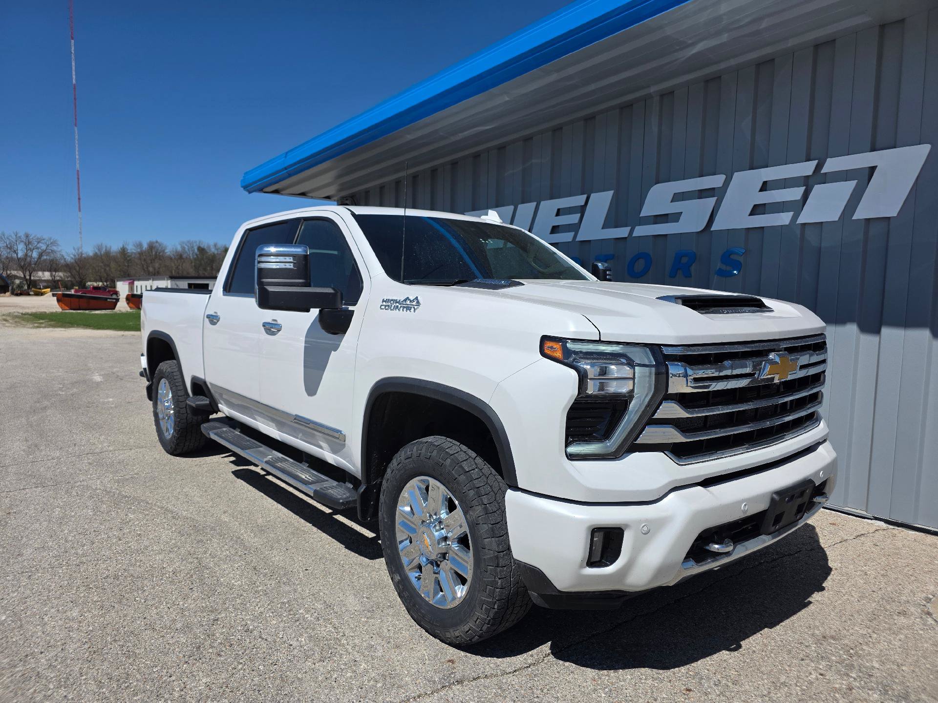 Used 2024 Chevrolet Silverado 2500 High Country w/ Technology Package AWD/4WD image 4