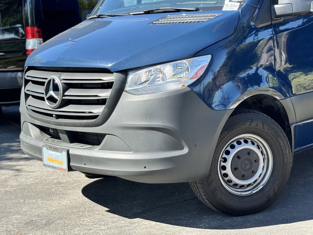 Used 2023 Mercedes-Benz Sprinter 144 Cargo image 3