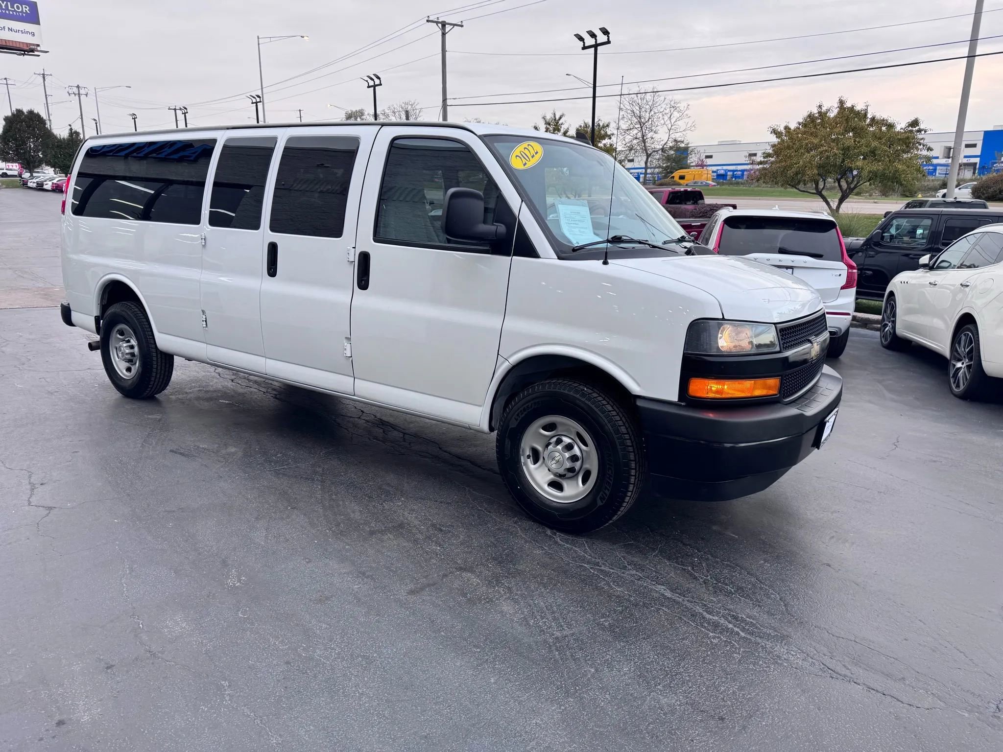 Used 2022 Chevrolet Express 3500 LS RWD image 7