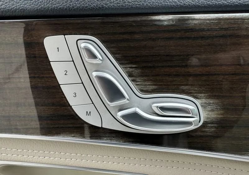 Used 2015 Mercedes-Benz C 300 4MATIC Sedan image 39