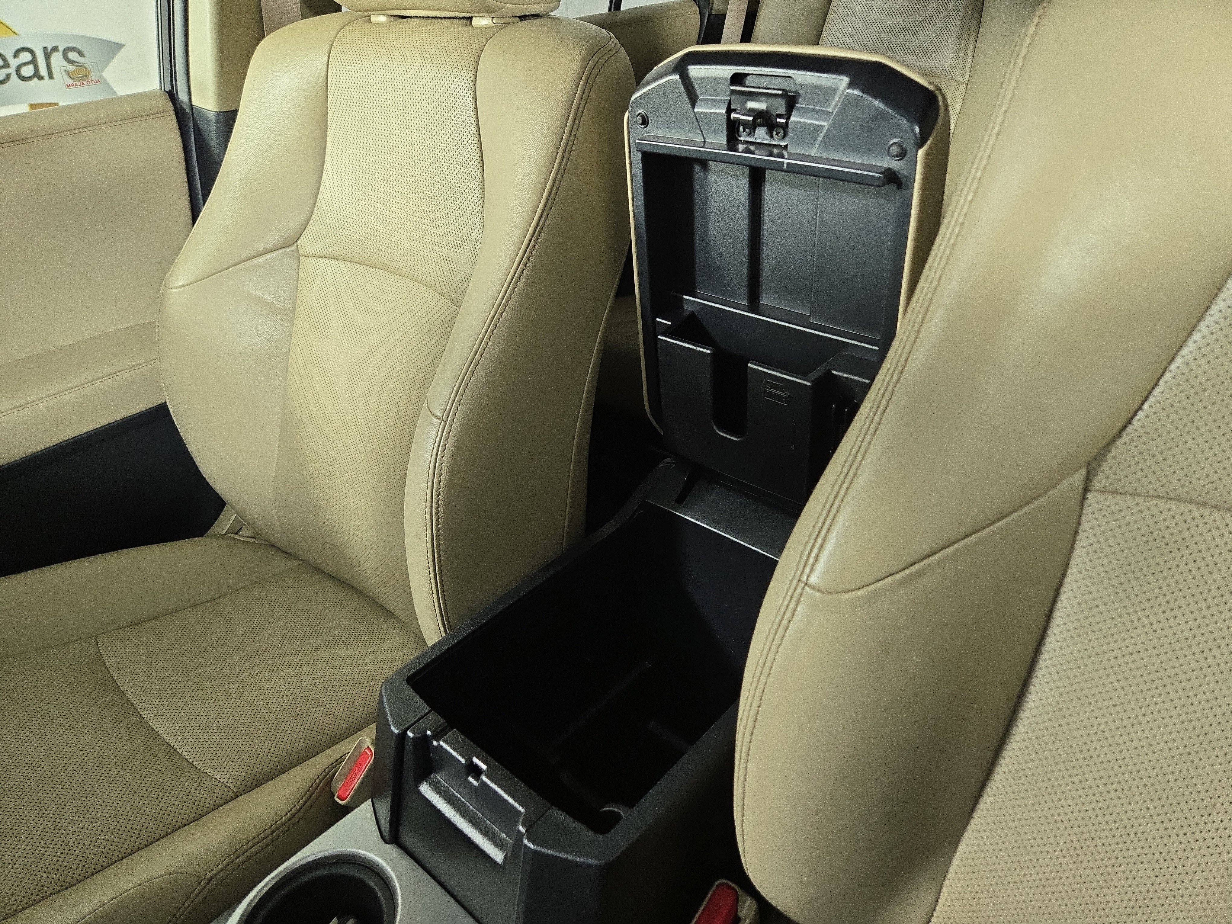 Used 2016 Toyota 4Runner Limited image 29