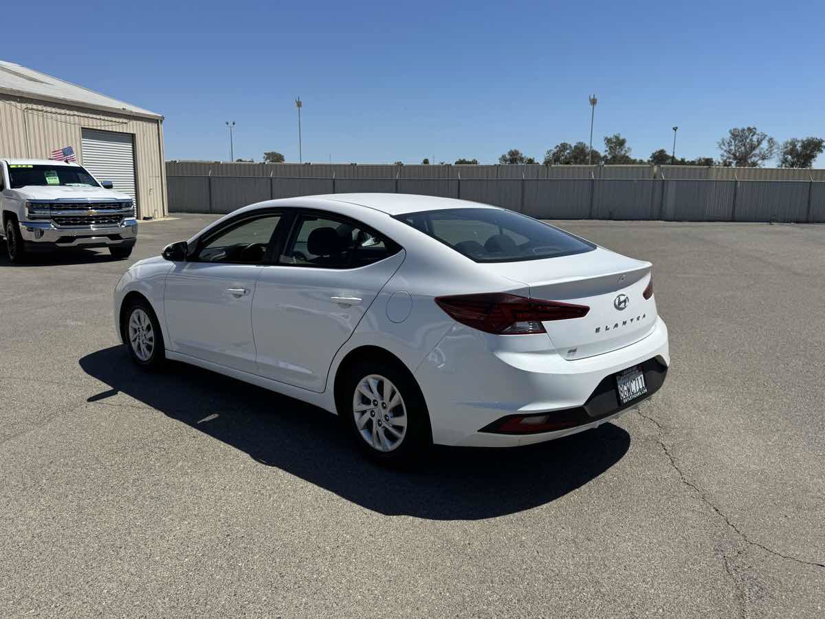 Used 2019 Hyundai Elantra SE w/ Cargo Package FWD image 7