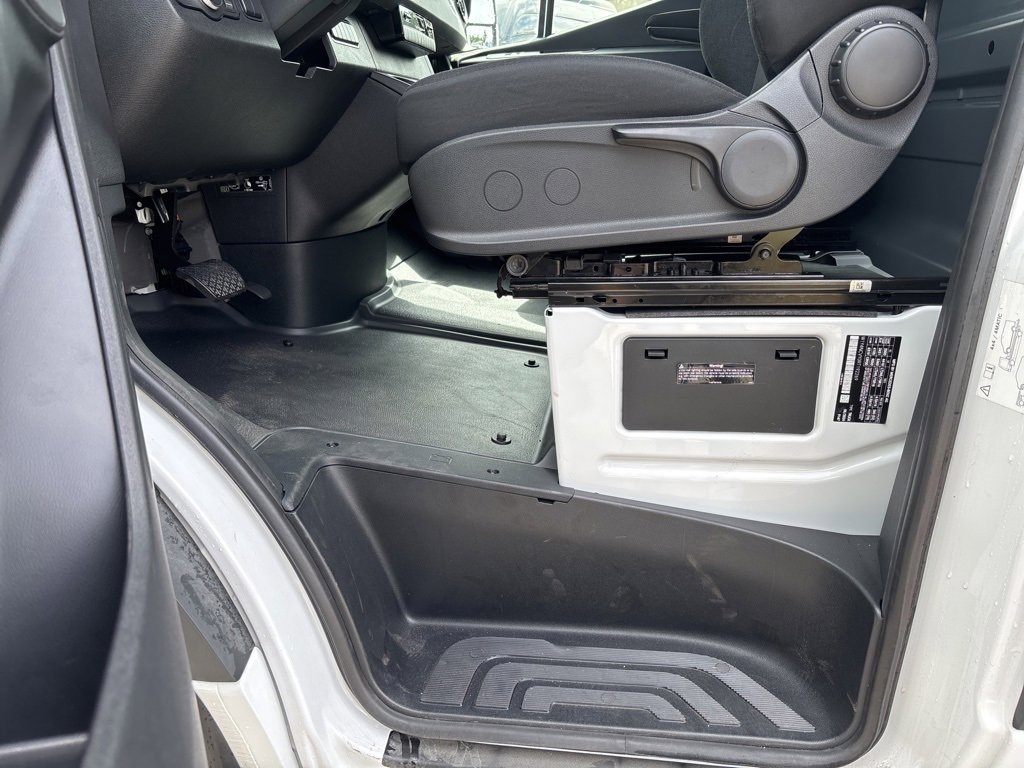 Used 2024 Mercedes-Benz Sprinter 2500 image 39