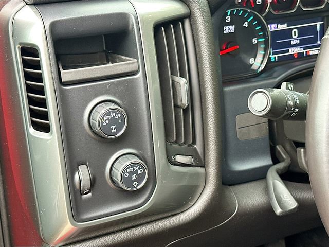 Used 2018 Chevrolet Silverado 1500 LT w/ LPO, Black Pack image 11