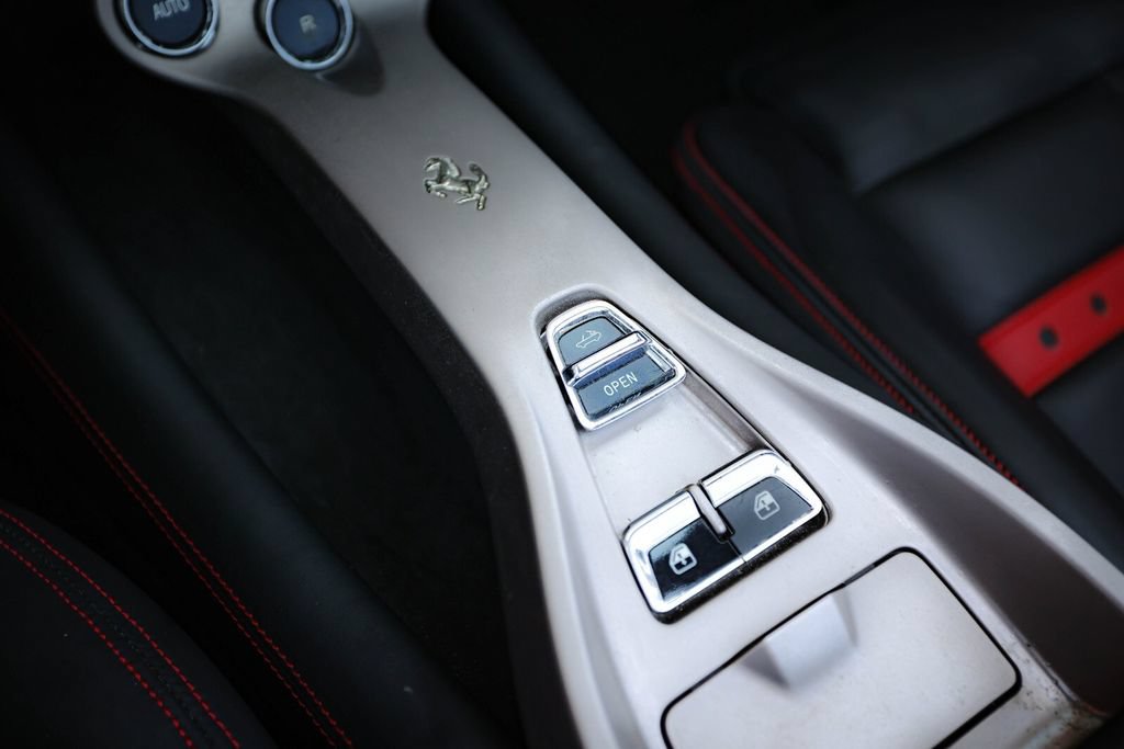 Used 2011 Ferrari California RWD image 40