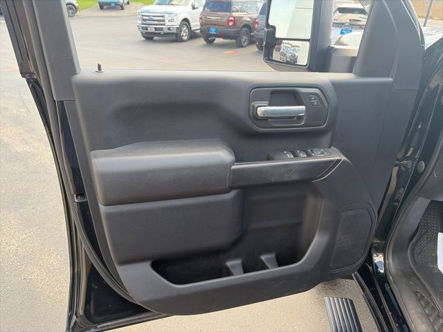 Used 2021 Chevrolet Silverado 2500 Custom w/ Custom Value Package image 9