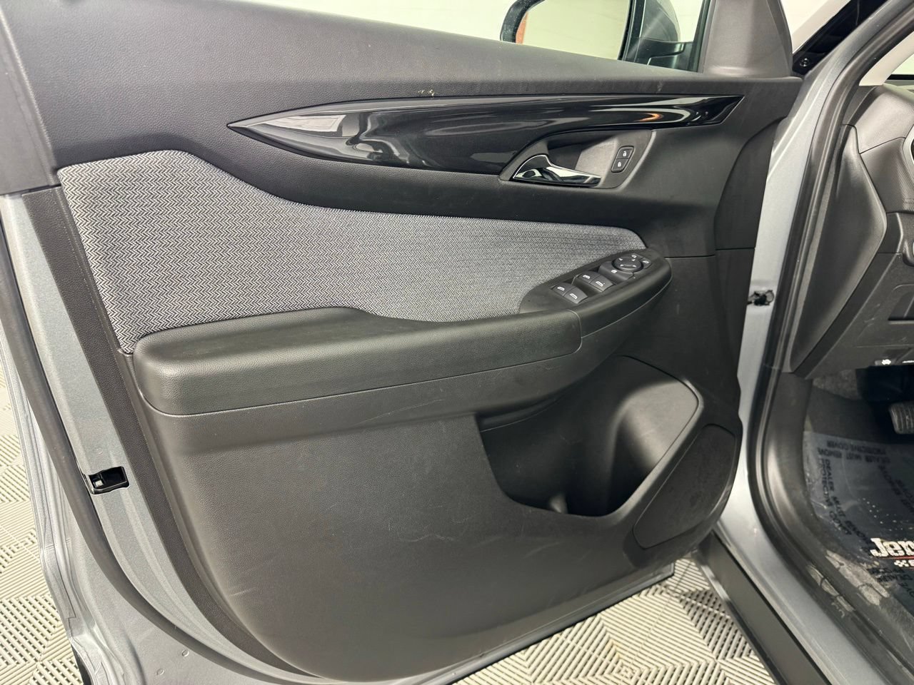 Used 2025 Chevrolet TrailBlazer LT AWD/4WD image 9