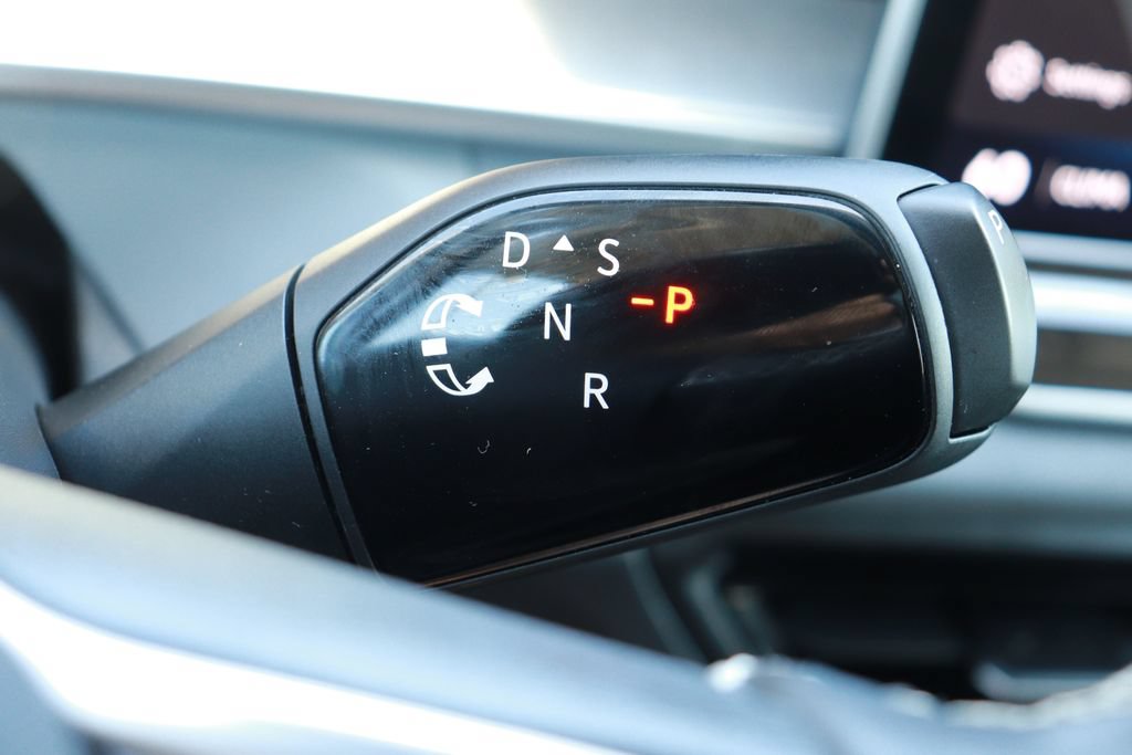 Used 2026 Volkswagen Tiguan SE FWD image 21