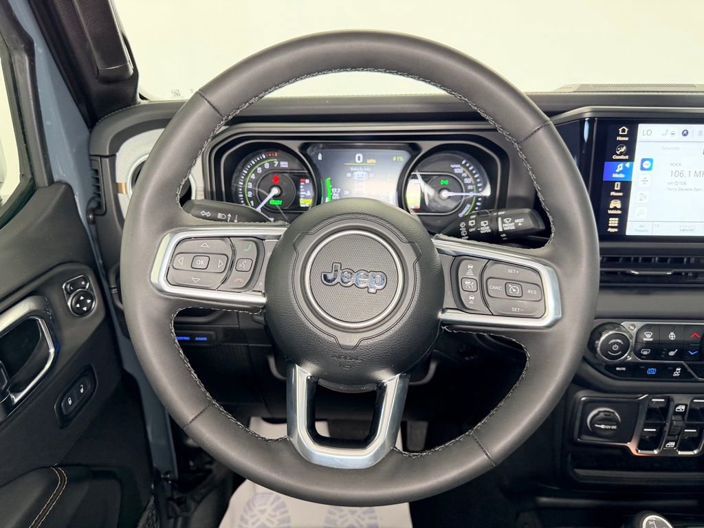 Used 2025 Jeep Wrangler Unlimited Sahara AWD/4WD image 14
