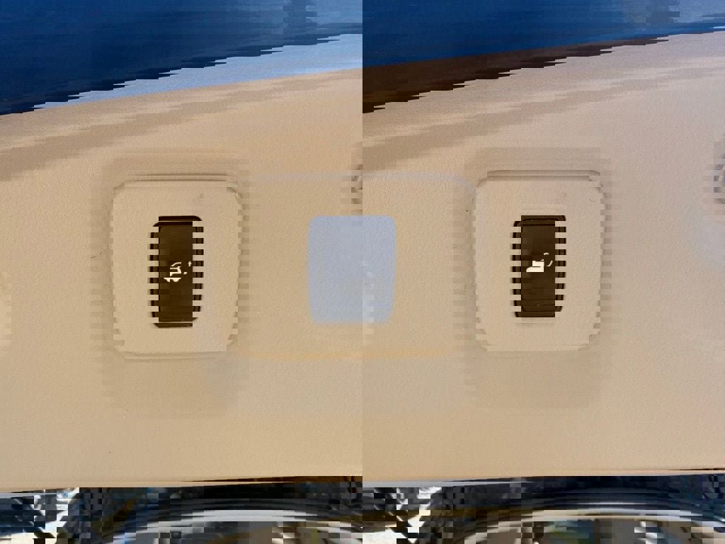 Used 2017 Nissan Pathfinder Platinum w/ Cargo Package image 40